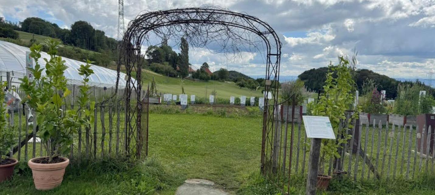 Tor zum Weltacker in Attiswil